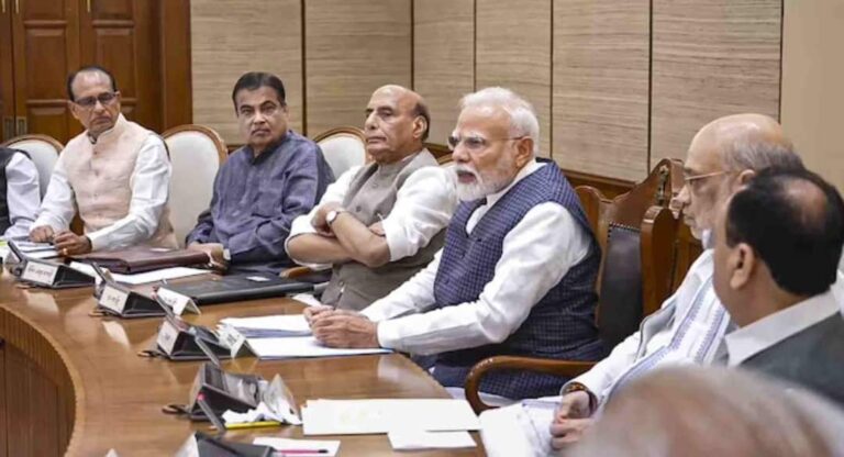 तेल संकट के बीच केंद्र सरकार का बड़ा फैसला, पेट्रो केमिकल प्रोडक्ट्स पर बड़ी छूट का ऐलान, जानें कैसे मिलेगा फायदा