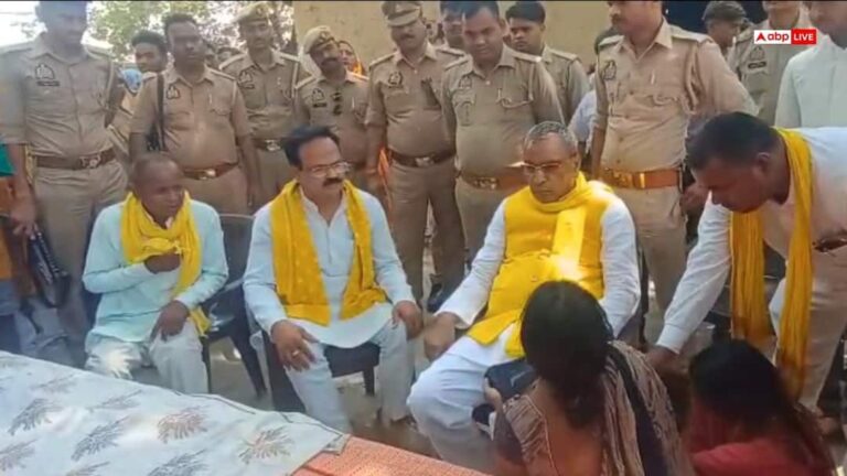 जौनपुर में ग्रामीणों ने रोका मंत्री ओपी राजभर का काफिला, गाड़ी के सामने लेटकर मांगा इंसाफ!